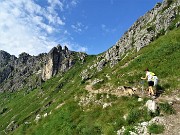 21 Dal Col dei Brassamonti (1755 m) al Passo La forca (1848 m)